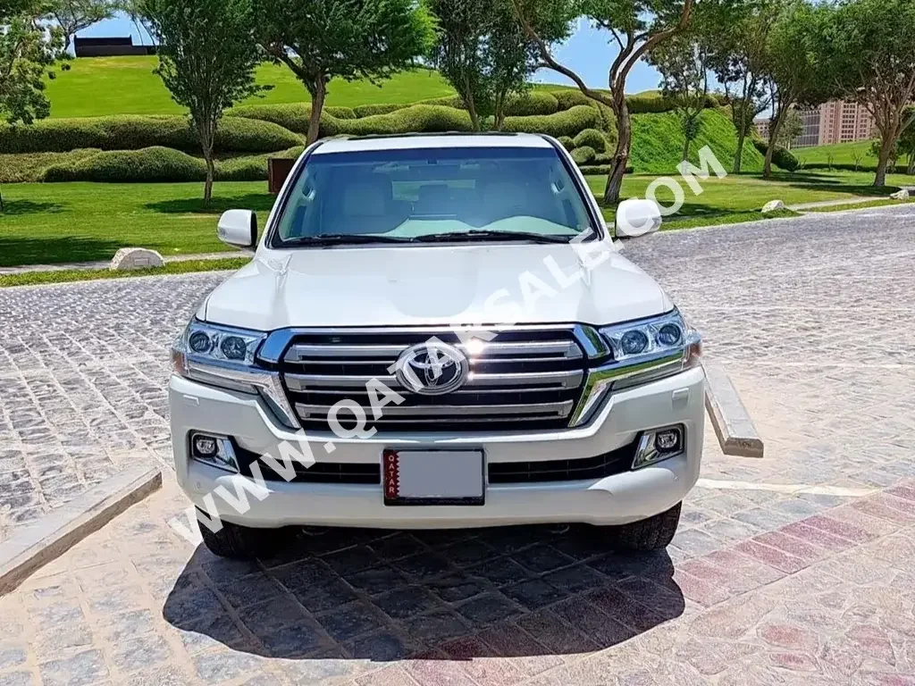 Toyota  Land Cruiser GXR  SUV 4x4  Pearl  2019