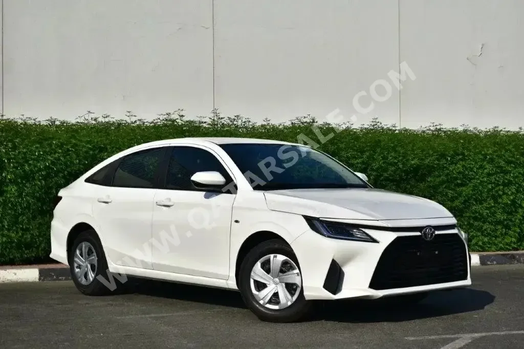Toyota  Yaris  Sedan  White  2023