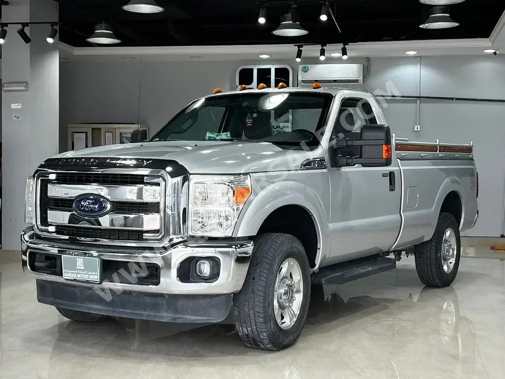 Ford  F  250 Super duty  2015  Automatic  24,000 Km  8 Cylinder  Four Wheel Drive (4WD)  Pick Up  Silver  With Warranty