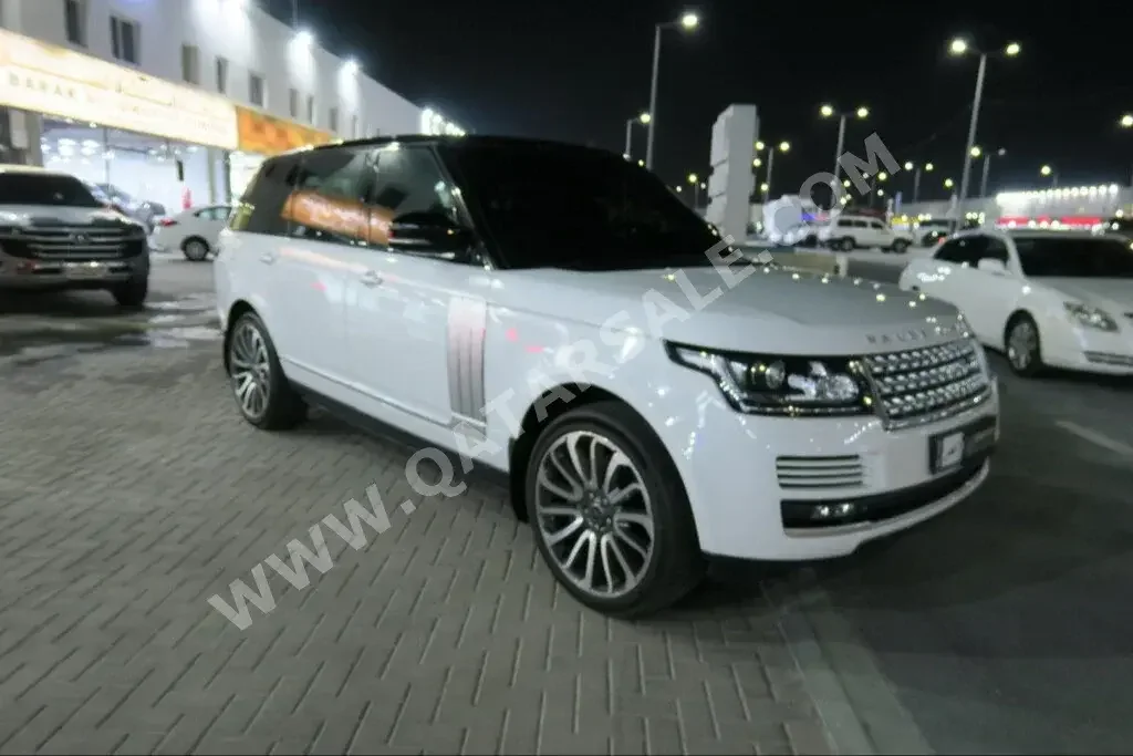 Land Rover  Range Rover  Vogue SE  2015  Automatic  120,000 Km  8 Cylinder  Four Wheel Drive (4WD)  SUV  White  With Warranty