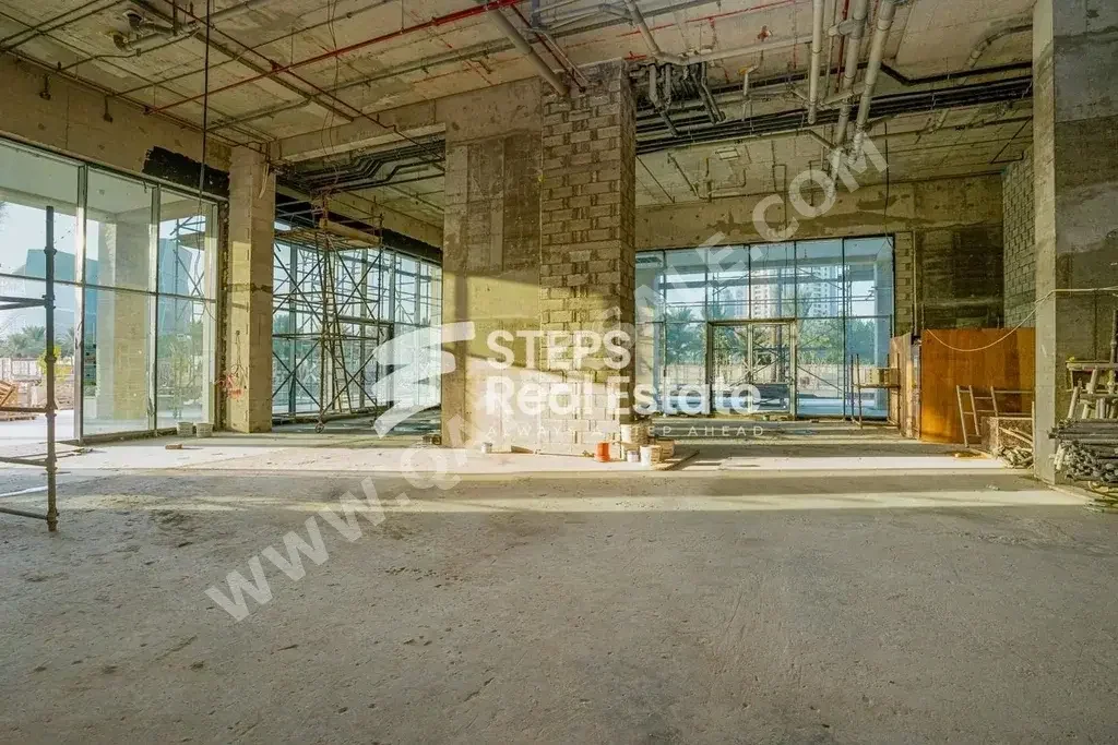 Commercial Shops - Not Furnished  - Lusail  For Rent  - Marina District