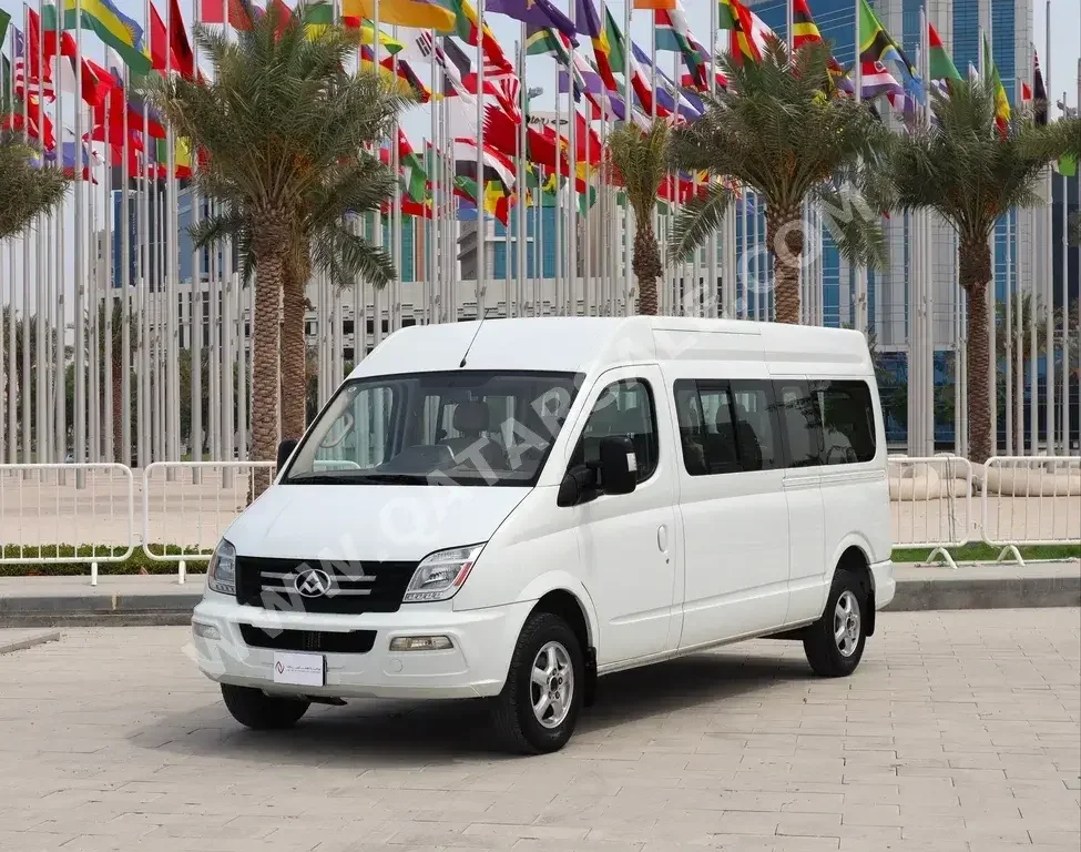 Maxus  V80  2016  Manual  162,500 Km  4 Cylinder  Front Wheel Drive (FWD)  Van / Bus  White  With Warranty