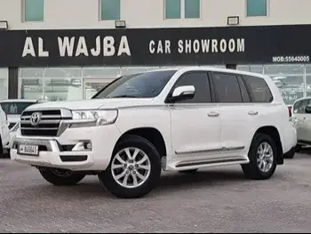 Toyota  Land Cruiser  GXR  2017  Automatic  295,000 Km  8 Cylinder  Four Wheel Drive (4WD)  SUV  White  With Warranty