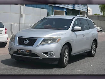 Nissan  Pathfinder  2014  Automatic  183,000 Km  6 Cylinder  Four Wheel Drive (4WD)  SUV  Silver