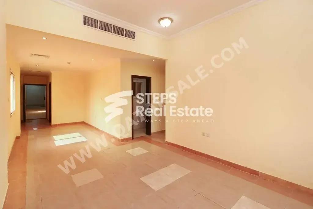 3 Bedrooms  Apartment  For Rent  in Doha -  Umm Ghuwailina  Not Furnished