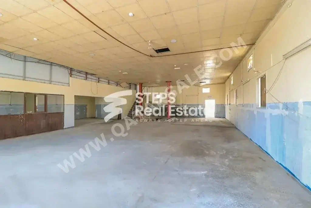 Warehouses & Stores - Doha  - Industrial Area  -Area Size: 400 Square Meter