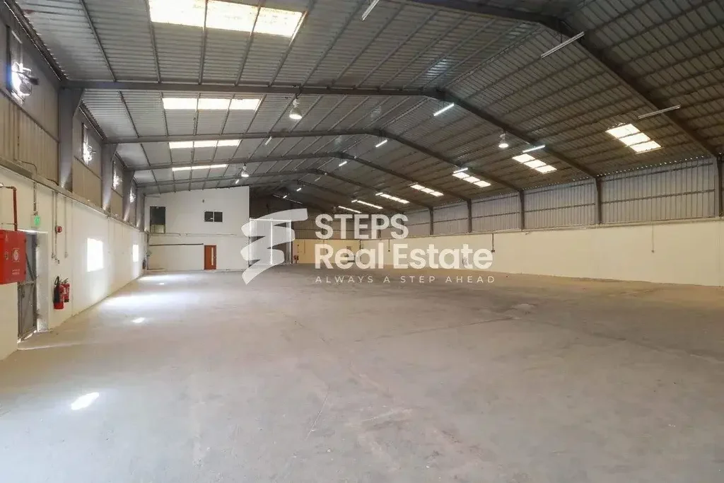 Farms & Resorts - Al Rayyan  - Industrial Area  -Area Size: 2000 Square Meter