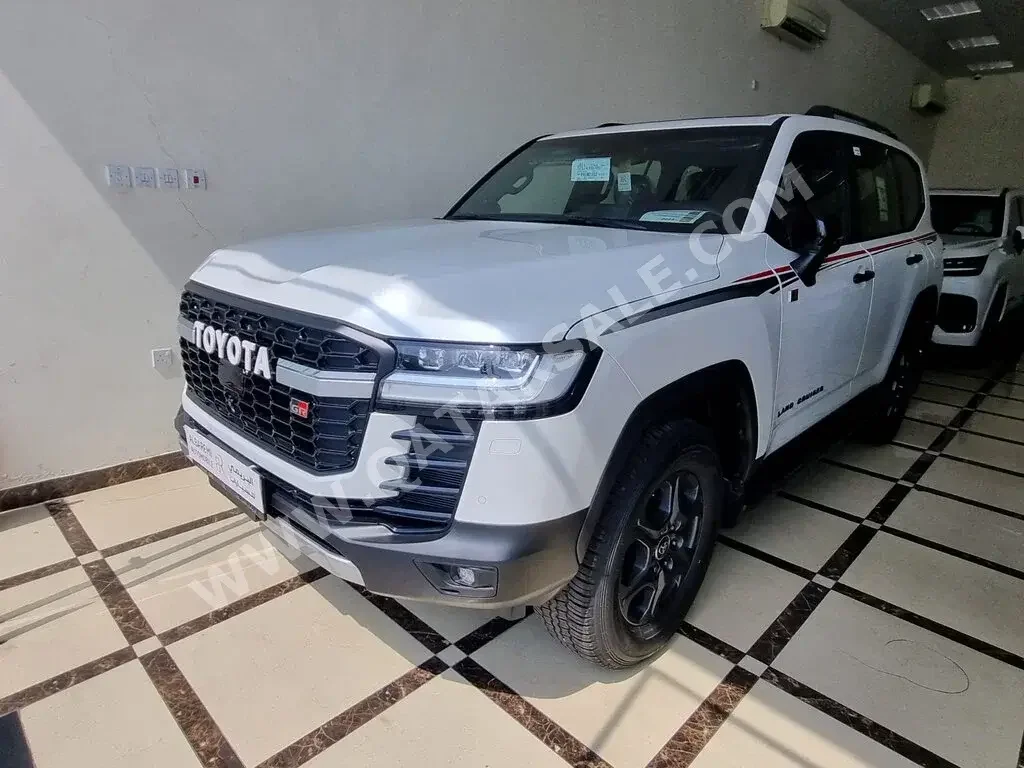Toyota  Land Cruiser  GR Sport Twin Turbo  2023  Automatic  0 Km  6 Cylinder  Four Wheel Drive (4WD)  SUV  White  With Warranty