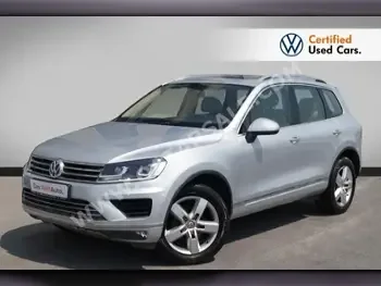 Volkswagen  Touareg  Highline plus  2015  Automatic  165,000 Km  6 Cylinder  All Wheel Drive (AWD)  SUV  Silver