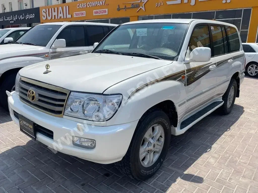 Toyota  Land Cruiser  VXR  2006  Automatic  328,000 Km  8 Cylinder  Four Wheel Drive (4WD)  SUV  White  With Warranty