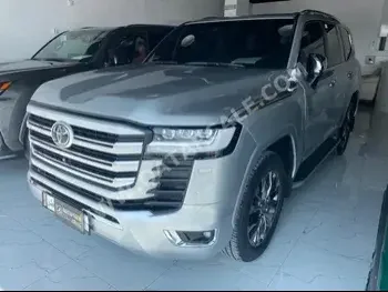 Toyota  Land Cruiser  VXR Twin Turbo  2022  Automatic  70,000 Km  6 Cylinder  Four Wheel Drive (4WD)  SUV  Silver  With Warranty