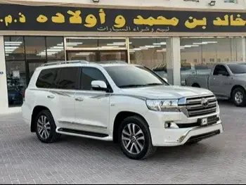 Toyota  Land Cruiser  VXS  2016  Automatic  177,000 Km  8 Cylinder  Four Wheel Drive (4WD)  SUV  White  With Warranty