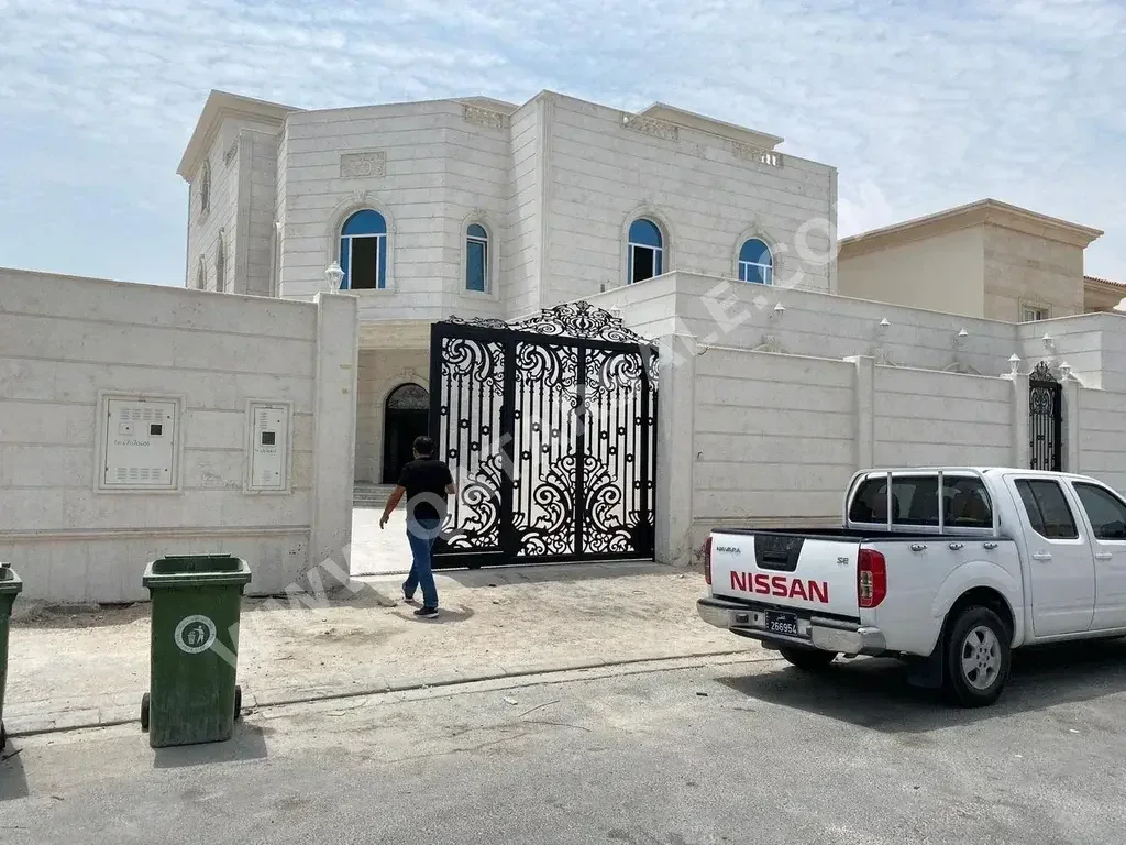 سكن عائلي  - غير مفروشة  - الدوحة  - الدفنة  - 9 غرف نوم