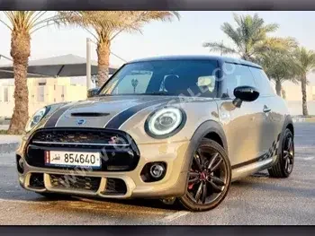 Mini  Cooper  S  2020  Automatic  49,000 Km  4 Cylinder  Front Wheel Drive (FWD)  Hatchback  Gray  With Warranty
