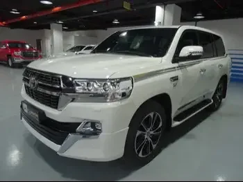 Toyota  Land Cruiser  VXR  2021  Automatic  13,000 Km  8 Cylinder  Four Wheel Drive (4WD)  SUV  White  With Warranty