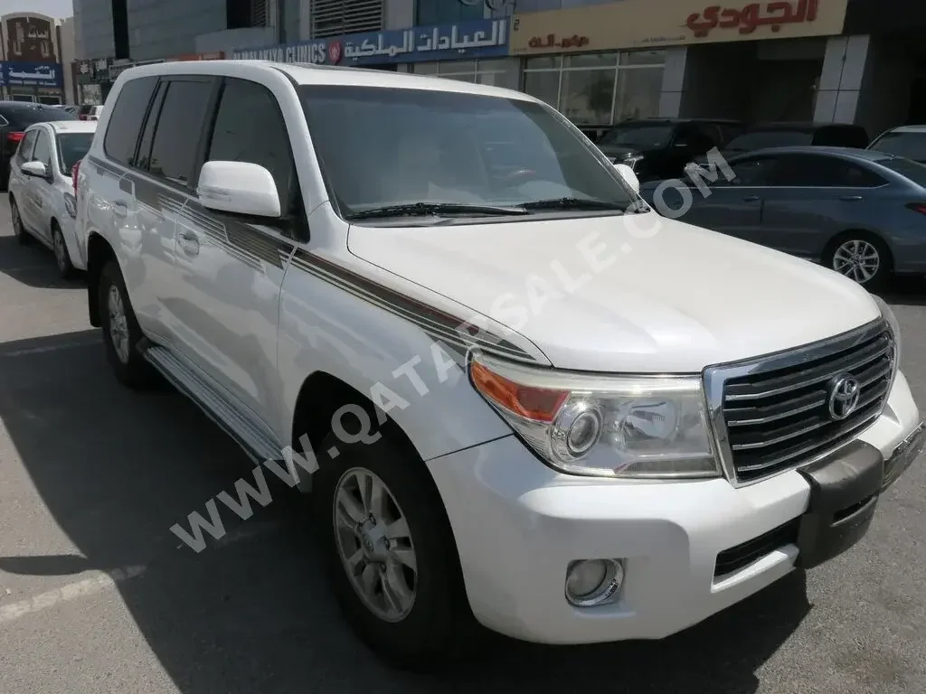 Toyota  Land Cruiser  GX  2014  Automatic  327,000 Km  6 Cylinder  Four Wheel Drive (4WD)  SUV  White  With Warranty