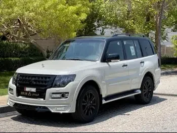 Mitsubishi  Pajero  3.8 Gold Edition  2020  Automatic  0 Km  6 Cylinder  Four Wheel Drive (4WD)  SUV  White and Black  With Warranty