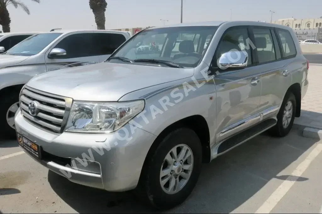 Toyota  Land Cruiser  VXR  2008  Automatic  450,000 Km  8 Cylinder  Four Wheel Drive (4WD)  SUV  Silver  With Warranty