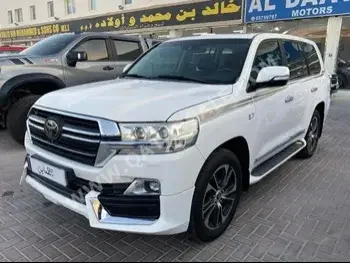 Toyota  Land Cruiser  VXR  2020  Automatic  73,000 Km  8 Cylinder  Four Wheel Drive (4WD)  SUV  White  With Warranty