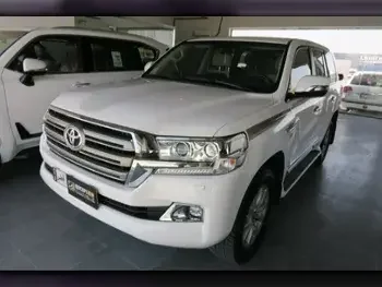 Toyota  Land Cruiser  VXR  2021  Automatic  82,000 Km  8 Cylinder  Four Wheel Drive (4WD)  SUV  White  With Warranty