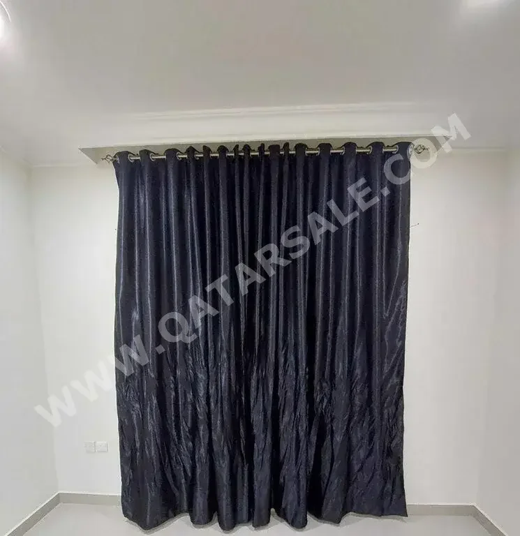 Curtains & Blinds Price Per Unit  Black  Light-Filtering  Solid color  1  270 CM  370 CM