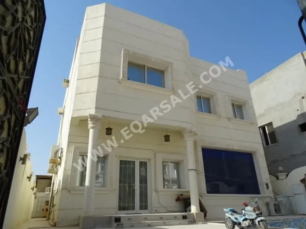 Family Residential  - Not Furnished  - Al Daayen  - Sumaysimah  - 8 Bedrooms