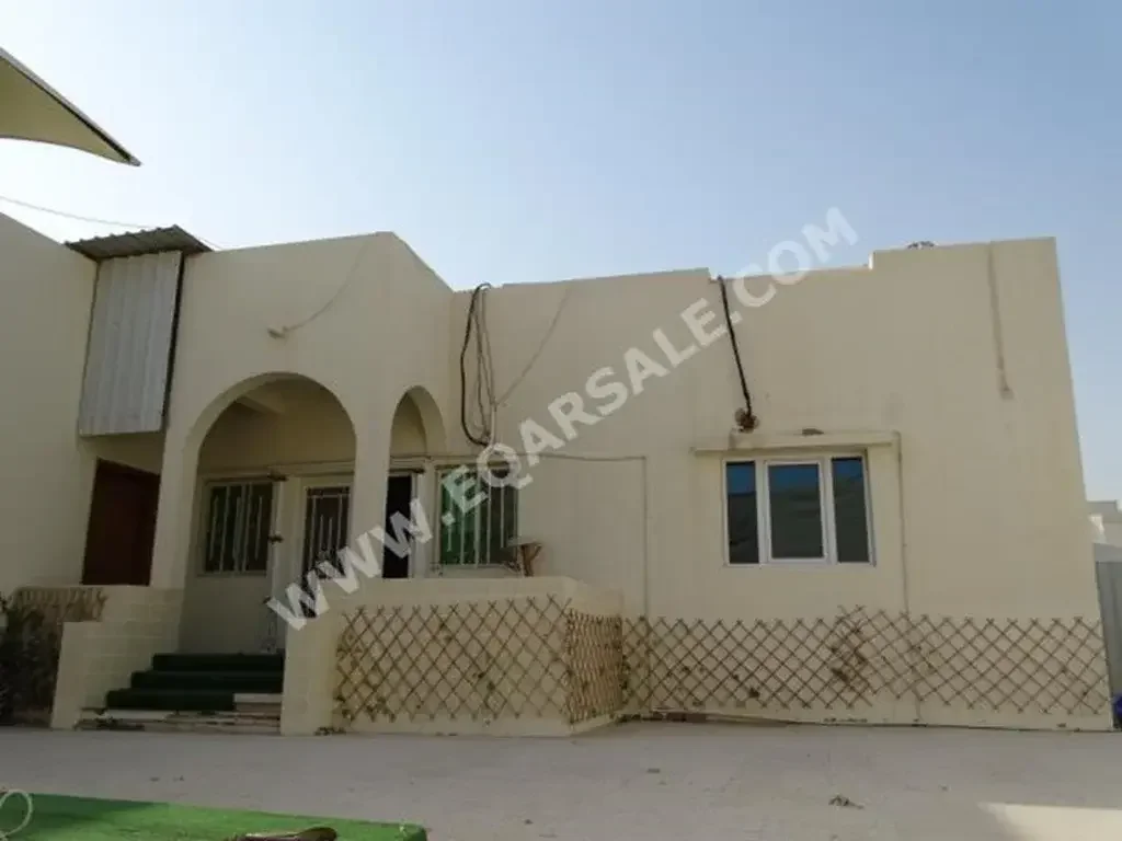 Family Residential  - Not Furnished  - Doha  - Al Sailiya  - 5 Bedrooms
