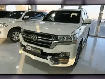 Toyota  Land Cruiser  VXS  2020  Automatic  63,000 Km  8 Cylinder  Four Wheel Drive (4WD)  SUV  White  With Warranty