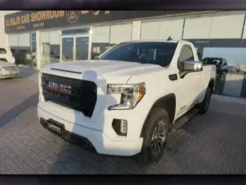 GMC  Sierra  Elevation  2021  Automatic  32,000 Km  8 Cylinder  Four Wheel Drive (4WD)  Pick Up  White  With Warranty