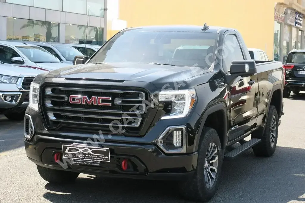 GMC  Sierra  AT4  2021  Automatic  32,000 Km  8 Cylinder  Four Wheel Drive (4WD)  Pick Up  Black  With Warranty