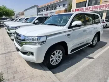 Toyota  Land Cruiser  VXR  2021  Automatic  87,000 Km  8 Cylinder  Four Wheel Drive (4WD)  SUV  White  With Warranty