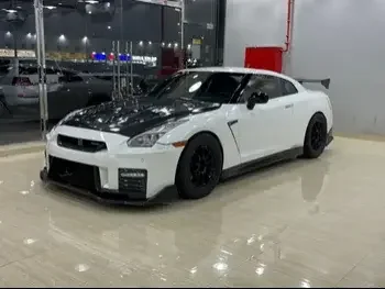 Nissan  GT-R  2015  Automatic  99,000 Km  6 Cylinder  Rear Wheel Drive (RWD)  Coupe / Sport  White  With Warranty