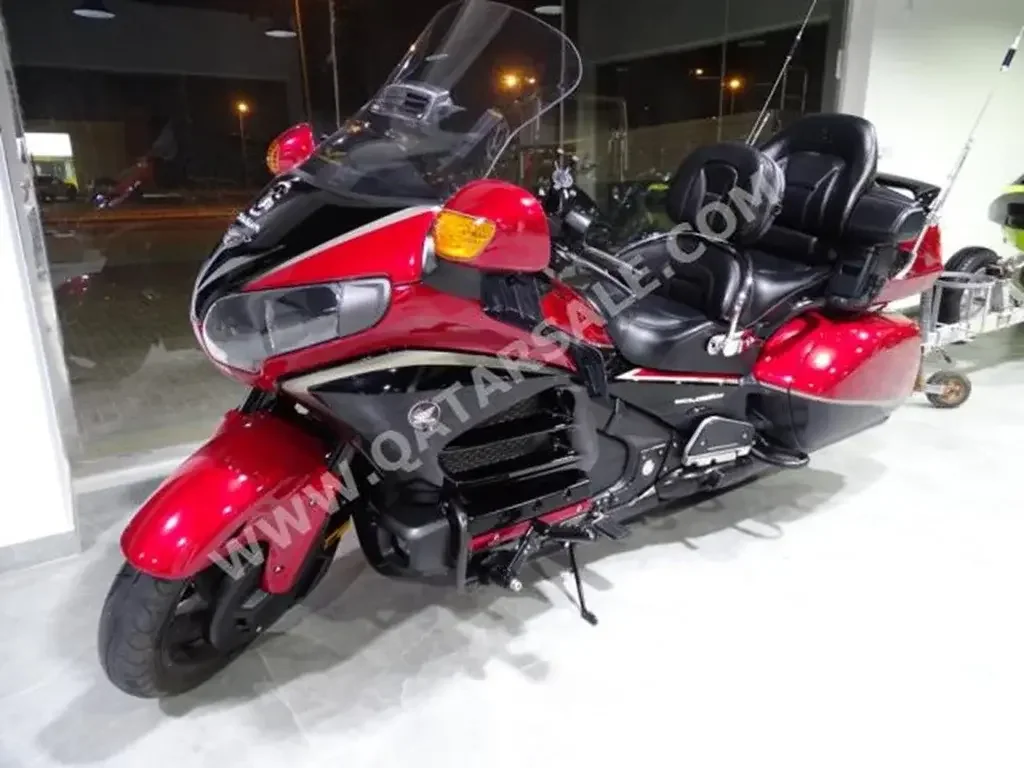 HONDA  Gold Wing - Year 2015 - Color Red - Gear Type Manual - Mileage 24000 Km