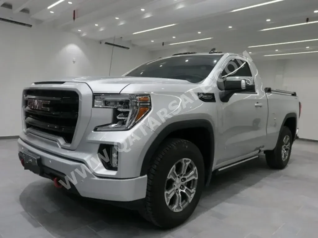 GMC  Sierra  Elevation  2021  Automatic  46,000 Km  8 Cylinder  Four Wheel Drive (4WD)  Pick Up  Silver  With Warranty