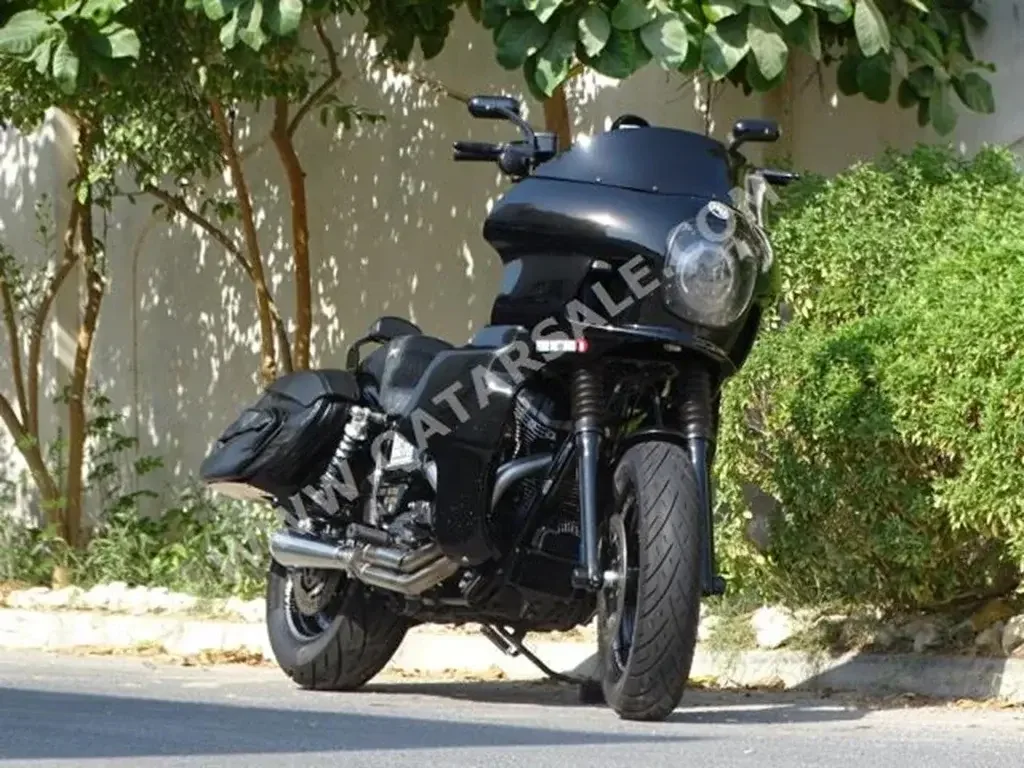 Harley Davidson  Fat Bob - Year 2015 - Color Black - Gear Type Manual - Mileage 45000 Km