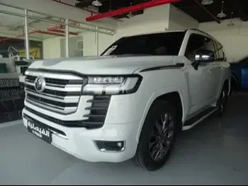 Toyota  Land Cruiser  VXR Twin Turbo  2022  Automatic  54,000 Km  6 Cylinder  Four Wheel Drive (4WD)  SUV  White  With Warranty