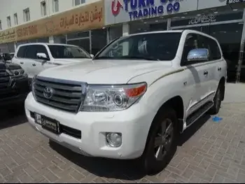 Toyota  Land Cruiser  VXR  2015  Automatic  337,000 Km  8 Cylinder  Four Wheel Drive (4WD)  SUV  White  With Warranty