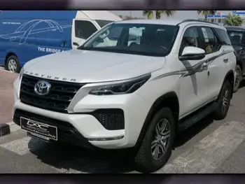 Toyota  Fortuner  2023  Automatic  0 Km  4 Cylinder  Four Wheel Drive (4WD)  SUV  White  With Warranty