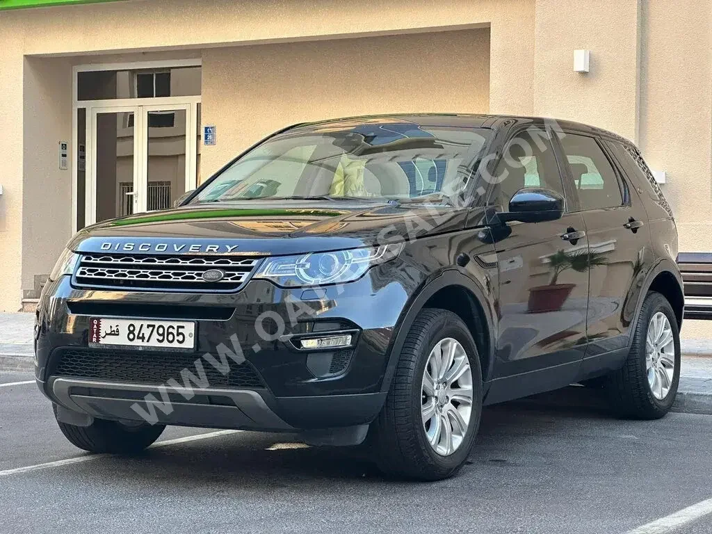 Land Rover  Discovery  2017  Automatic  60,000 Km  6 Cylinder  All Wheel Drive (AWD)  SUV  Black  With Warranty