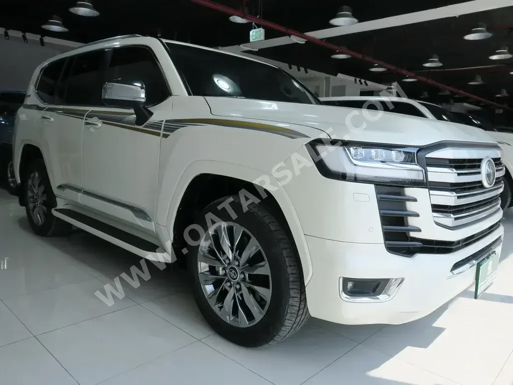 Toyota  Land Cruiser  VXR Twin Turbo  2022  Automatic  46,000 Km  6 Cylinder  Four Wheel Drive (4WD)  SUV  White  With Warranty