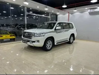 Toyota  Land Cruiser  GX  2016  Automatic  252,000 Km  6 Cylinder  Four Wheel Drive (4WD)  SUV  White  With Warranty