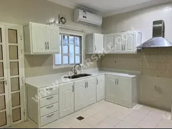 Family Residential  - Not Furnished  - Al Khor  - Al Dhakira  - 6 Bedrooms