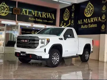 GMC  Sierra  AT4  2022  Automatic  5,000 Km  8 Cylinder  Four Wheel Drive (4WD)  Pick Up  White  With Warranty