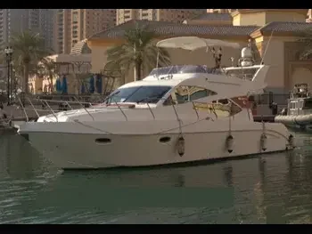 جولف كرافت  اوركس 40  الإمارات  2011  أبيض  40 قدم  مع موقف