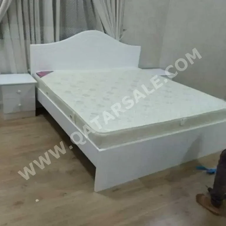 Beds - Queen  - White  - Mattress Included  - With Bedside Table
