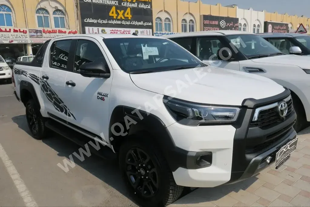 Toyota  Hilux  SR5 Adventure  2023  Automatic  0 Km  6 Cylinder  Four Wheel Drive (4WD)  Pick Up  White  With Warranty