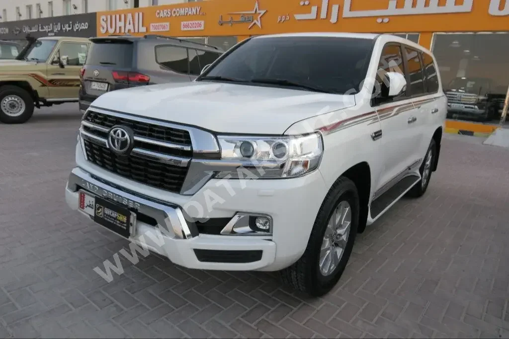 Toyota  Land Cruiser  GXR  2021  Automatic  65,000 Km  8 Cylinder  Four Wheel Drive (4WD)  SUV  White  With Warranty