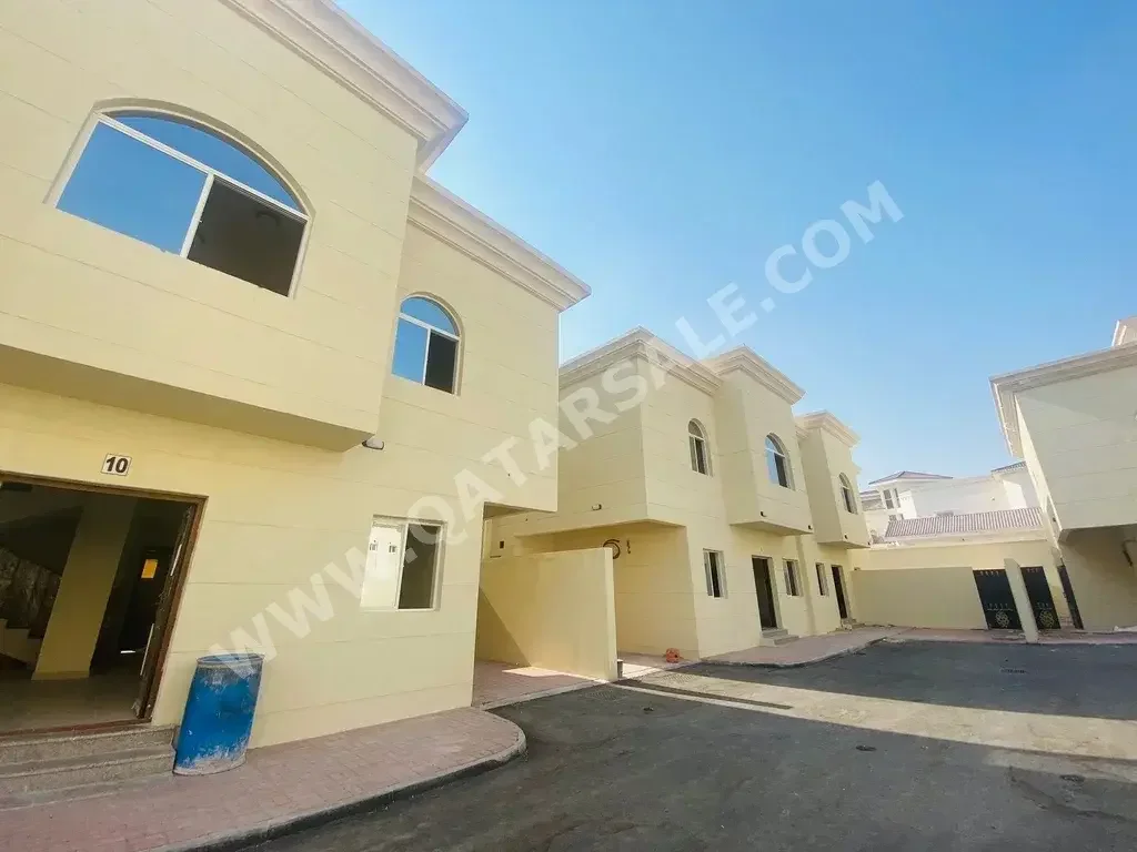 Buildings, Towers & Compounds - Family Residential  - Al Rayyan  - Ain Khaled  For Rent