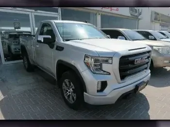  GMC  Sierra  Elevation  2019  Automatic  161,000 Km  8 Cylinder  Four Wheel Drive (4WD)  Pick Up  Silver  With Warranty