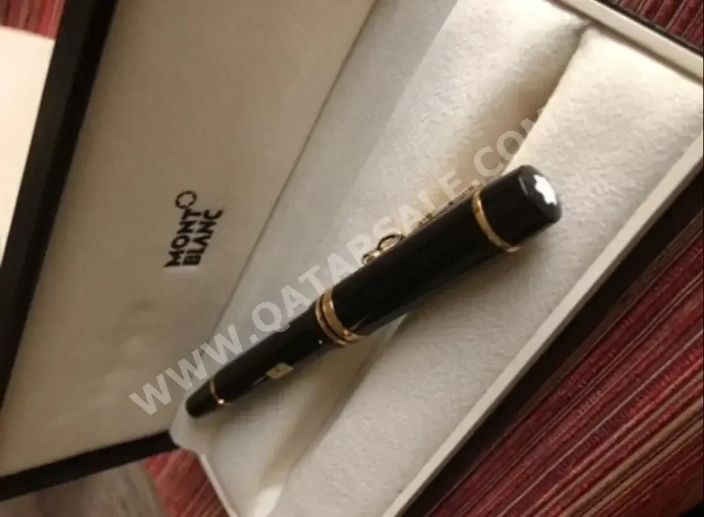 MONTBLANC  Black and Gold -  Year 2012  Fountain Pen